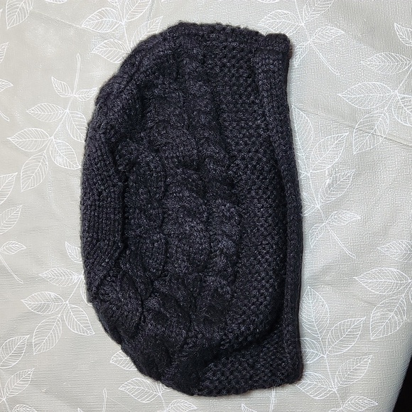 Urban Tree Knitted Hat - Picture 6 of 7